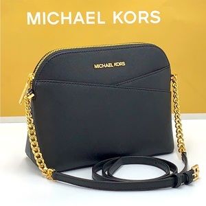 MICHAEL KORS
Jet Set Travel Medium Dome Crossbody Bag